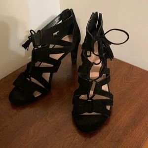 Tahari black lace up heels!